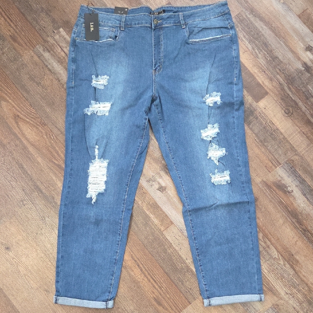 L&B Blue Distressed Cropped Jeans